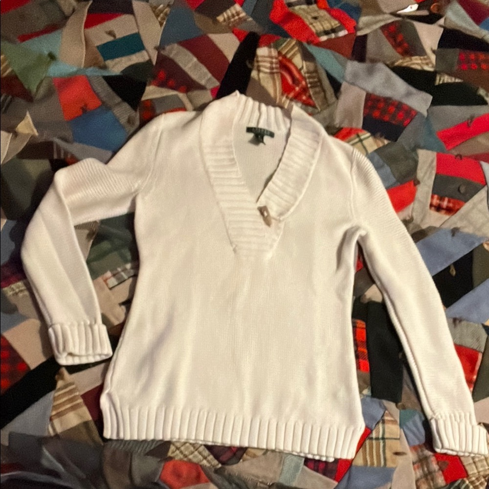 Ralph Lauren White V-Neck Sweater with Relaxed Fit